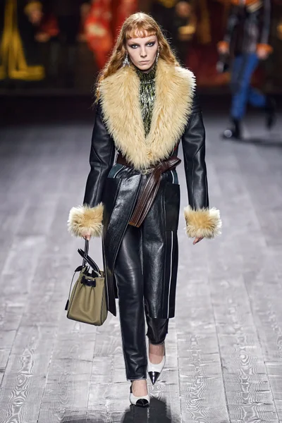 Look 23
